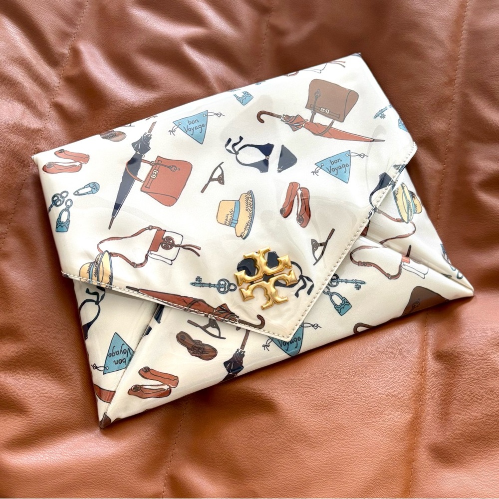 Tory Burch Bon Voyage White Patterned Envelope Clutch